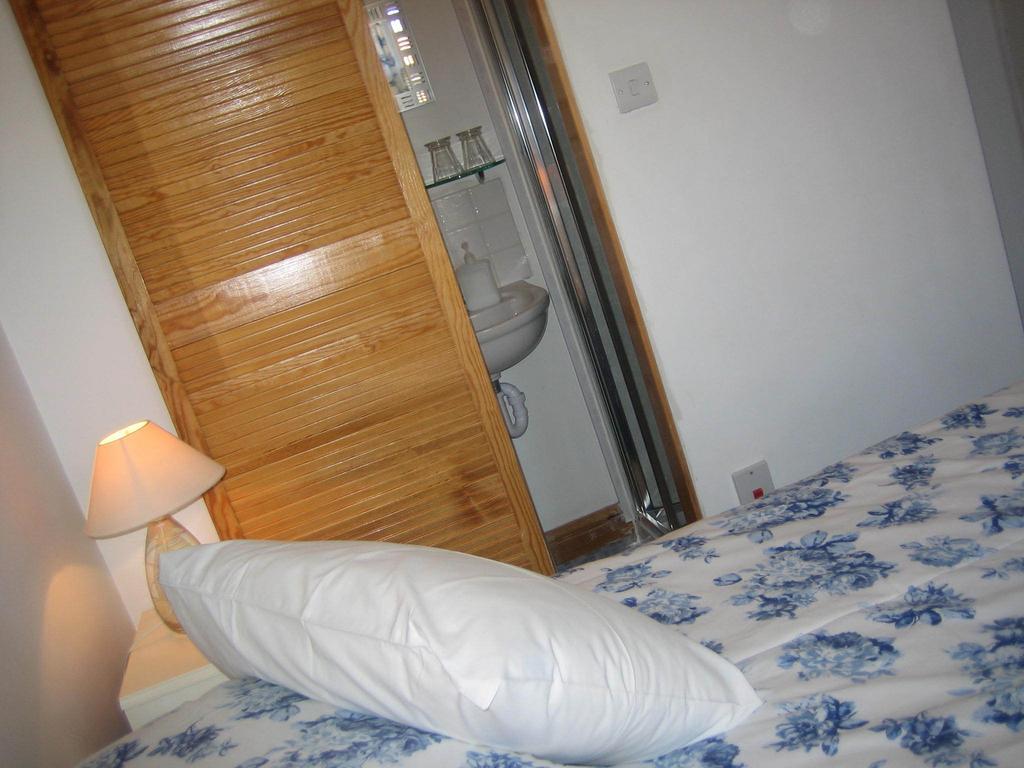 Cambridge City Tenison Towers Room photo